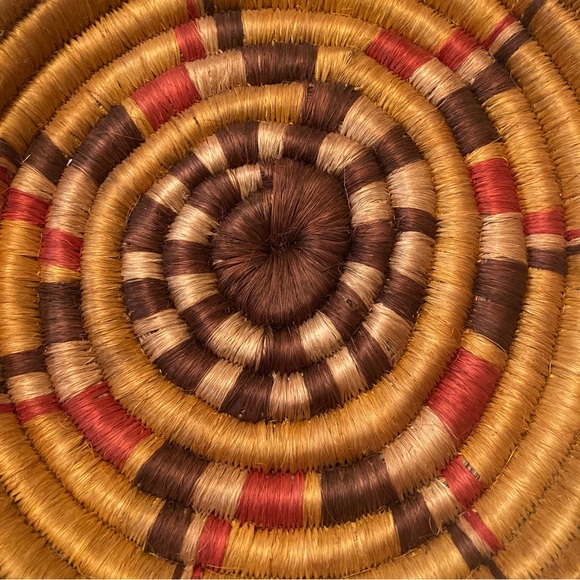 Set of 2 Hopi Coiled Woven Grass Basket Trays 13” & 9” Boho Wall Hanging - Picture 6 of 9